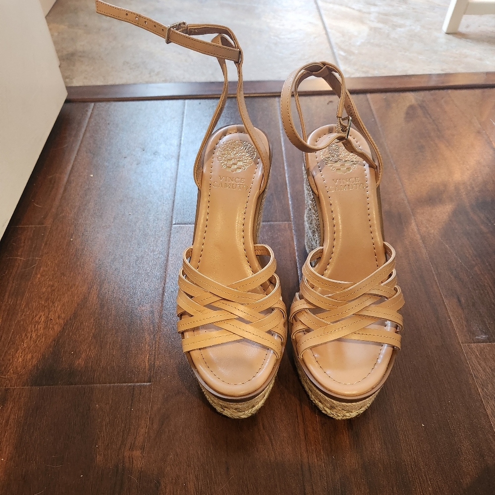 Vince Camuto Plataform Sandals- Size 6.5